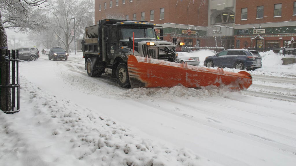 Winter storm forecast to reach Northeast as Midwest wakes up to snow: Winter weather updates