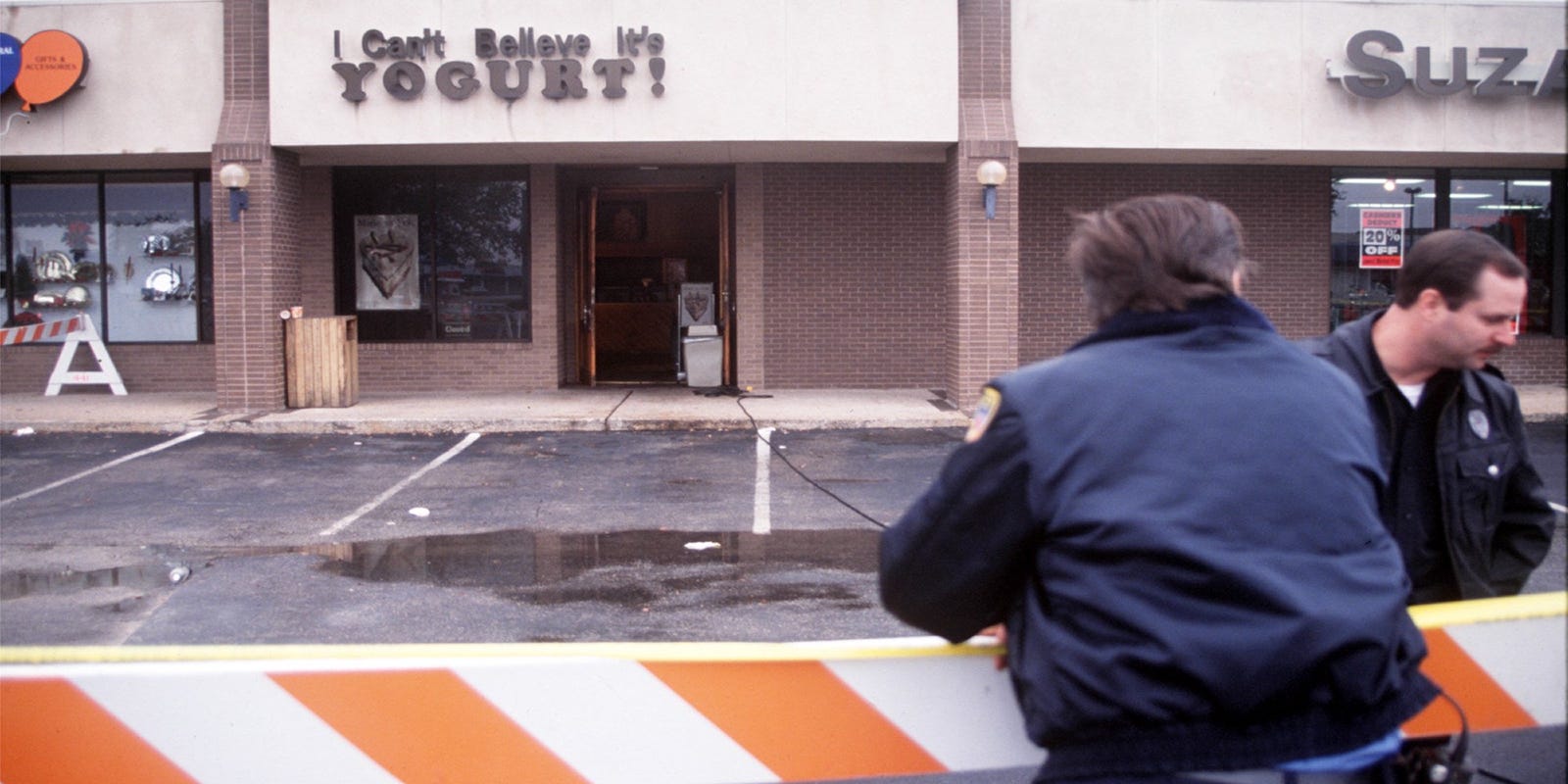 DNA discovery in Austin yogurt shop murders sparks FBI standoff