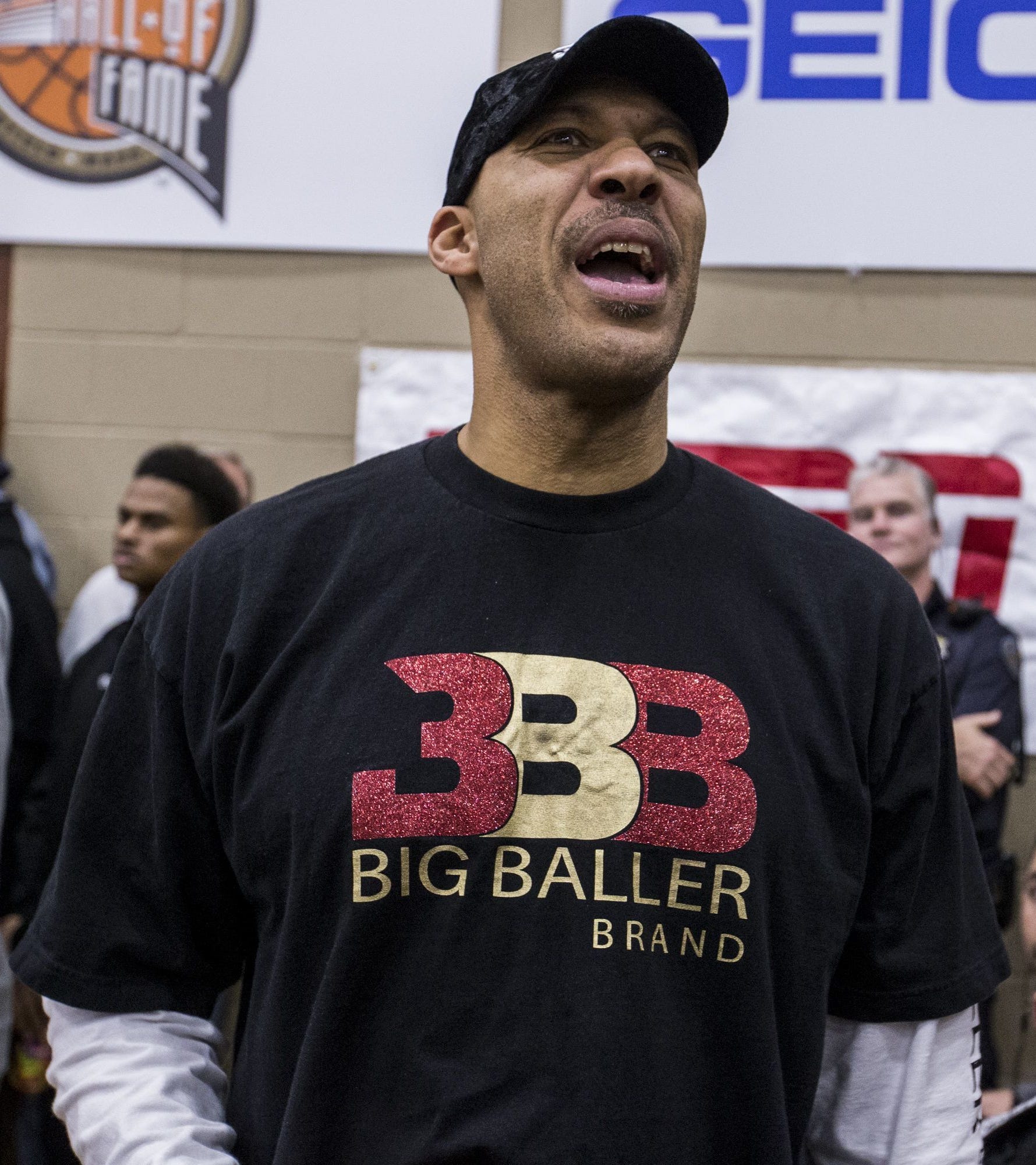 Lavar Ball Vs Michael Jordan Can One On One Contest Become Reality