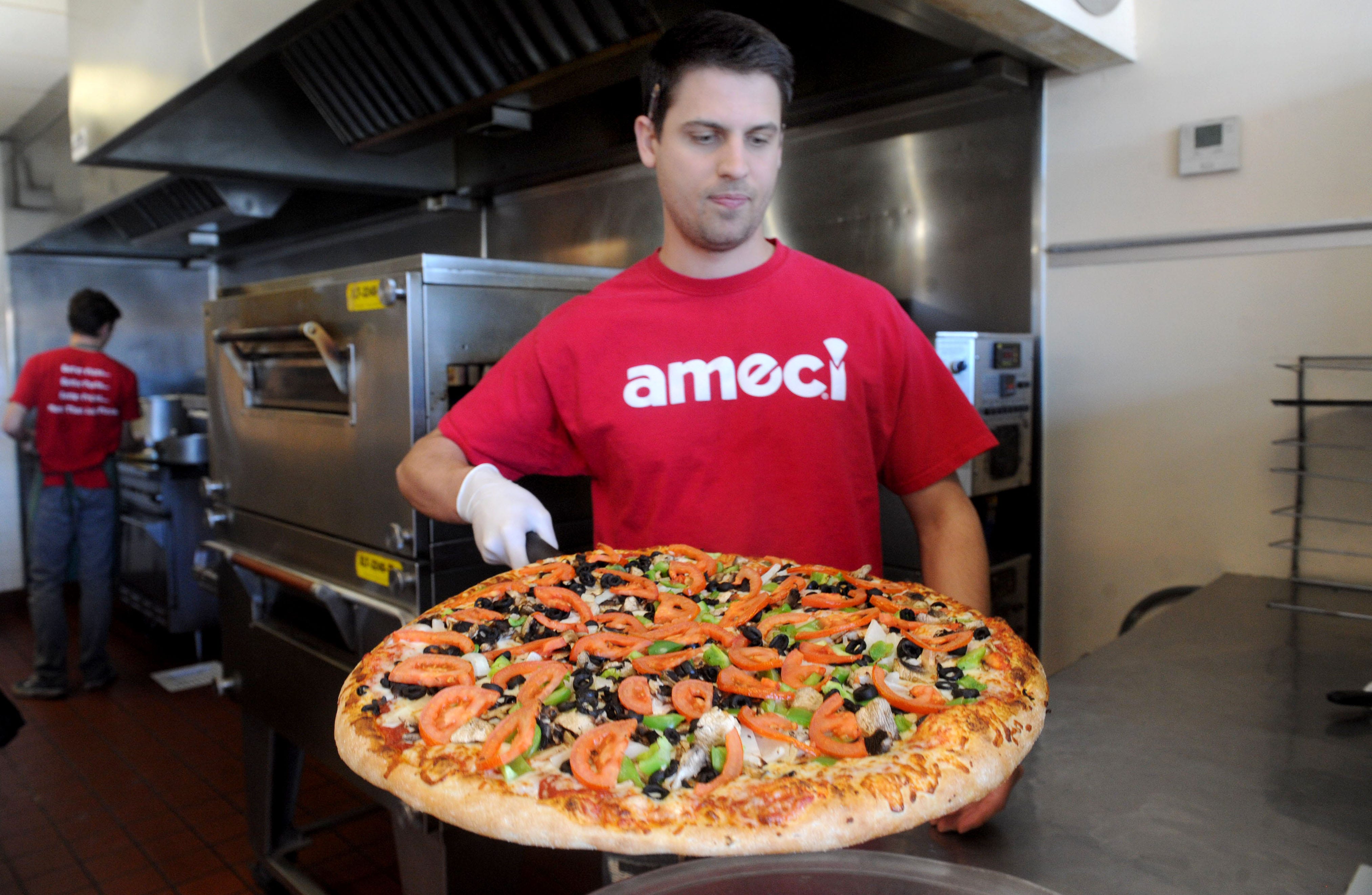 Ameci Pizza Kitchens Camarillo And Santa Paula Owners Are Brothers