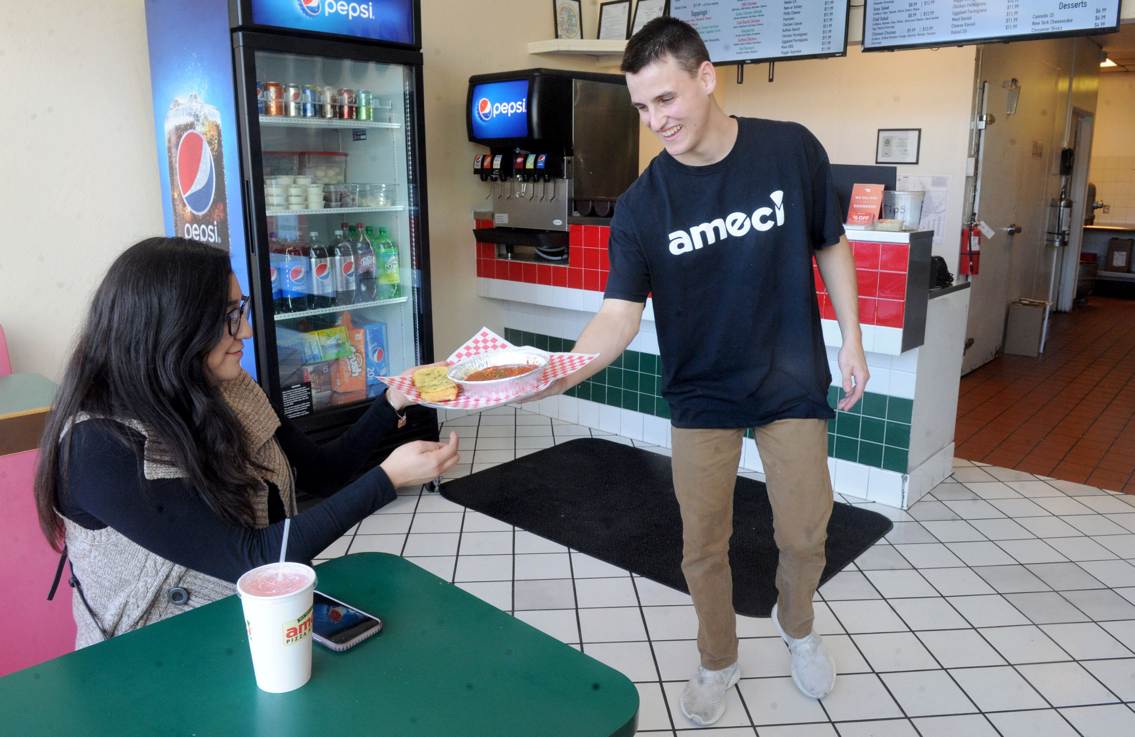 Ameci Pizza Kitchens Camarillo And Santa Paula Owners Are Brothers