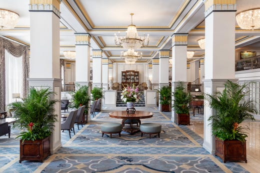<a href="https://www.historichotels.org/hotels-resorts/francis-marion-hotel"><strong>Francis Marion Hotel</strong></a> (1924) &bull; Charleston, South Carolina &bull; The Francis Marion Hotel is in one the South&rsquo;s most romantic cities. The hotel is home to historic charm and romantic details. Offering a beautiful backdrop in the lobby or even overlooking the view in one of the penthouse suites, the hotel has been home to many proposals (and yeses!). A&nbsp;few popular places in the hotel that couples have gotten engaged include the historic grand lobby, penthouse suites overlooking the city of Charleston and in one of the classic ballrooms.