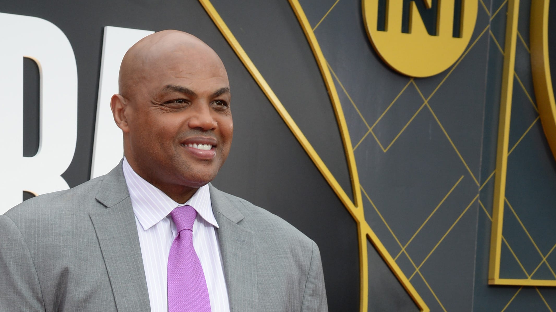 Charles Barkley Defends Standing For National Anthem As Nba Restarts