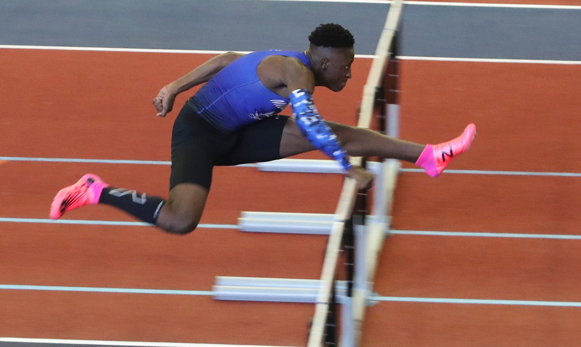 indoor track spikes