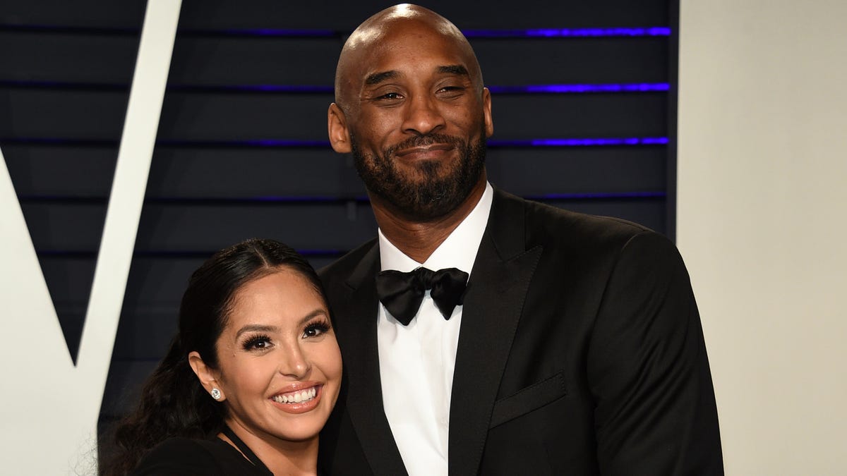 Kobe Bryant and Vanessa Bryant - pregnant with daughter Capri - at the Vanity Fair Oscar Party in 2019.