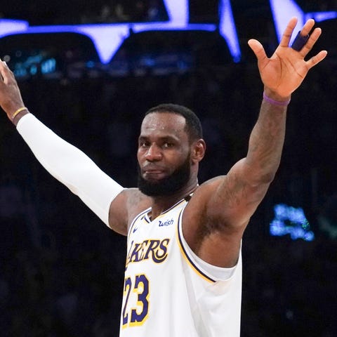 LeBron James scored 29 points for the Lakers.