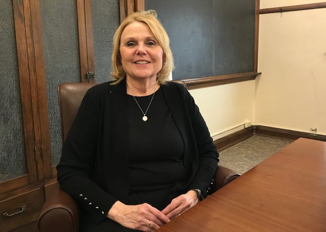 Republican precinct committeemen elected Frankfort Clerk-treasurer Judy Sheets on Saturday to serve as the city's mayor. She fills the term of Mayor Chris McBarnes, who resigned last month, effective Friday, to become the executive director of The WYldlife Fund in Wyoming.