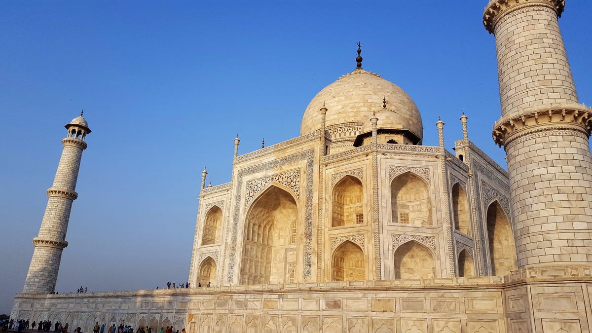 India to start lifting travel restrictions for some international tourists in mid-October thumbnail