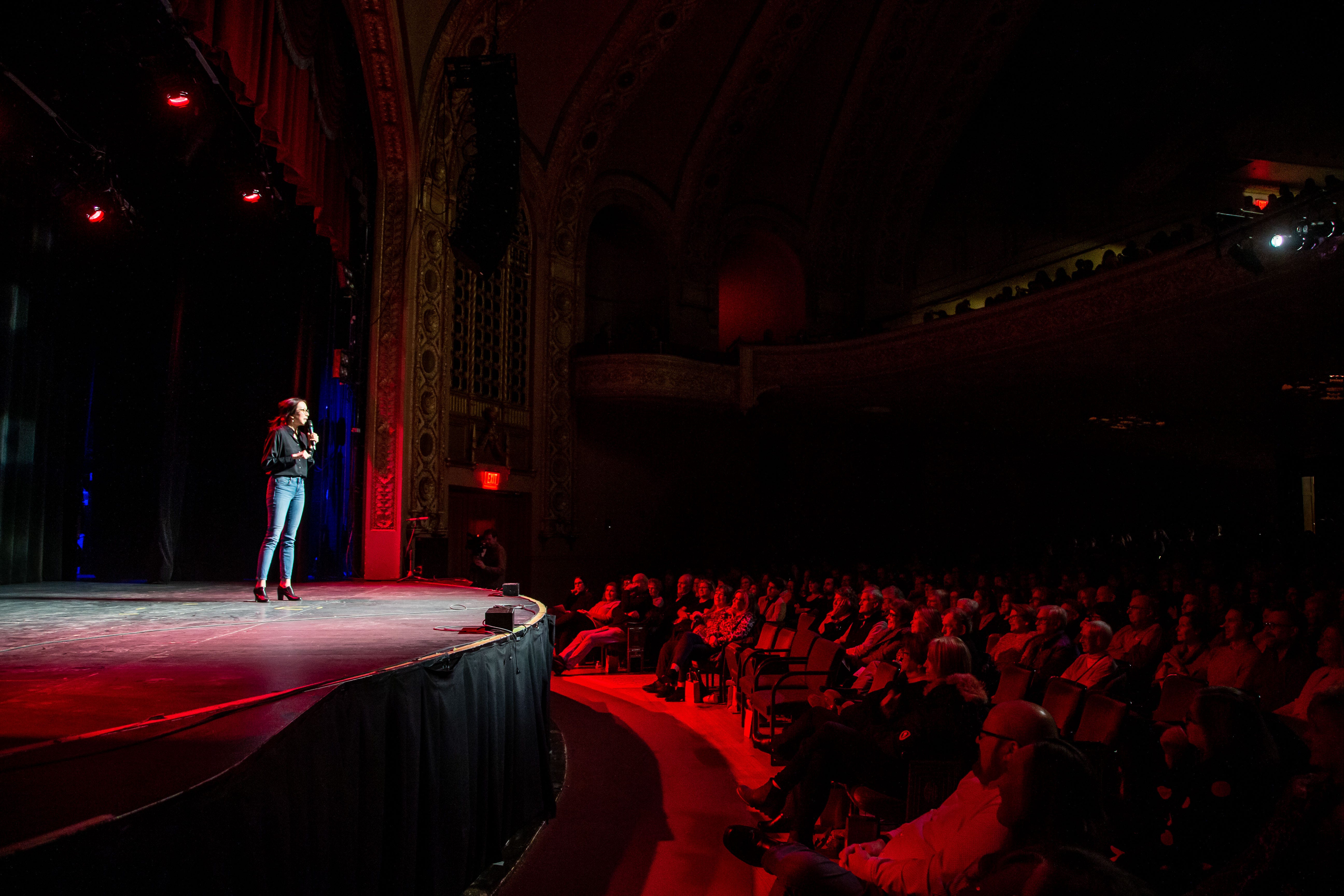 Des Moines Storytellers Project announces a full indoor season in 2022