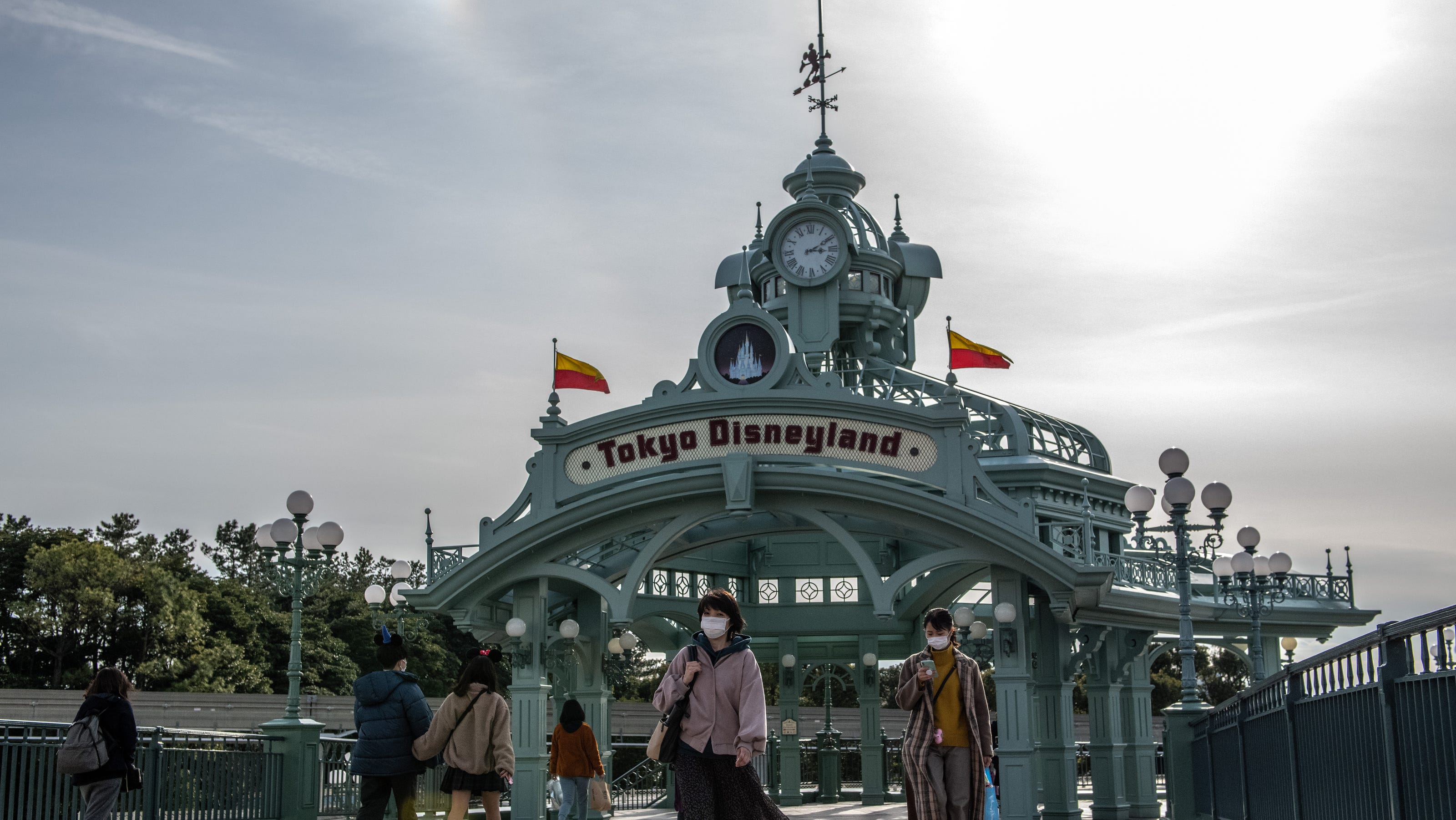Coronavirus Tokyo Disneyland Universal Studios Japan Extend Closures