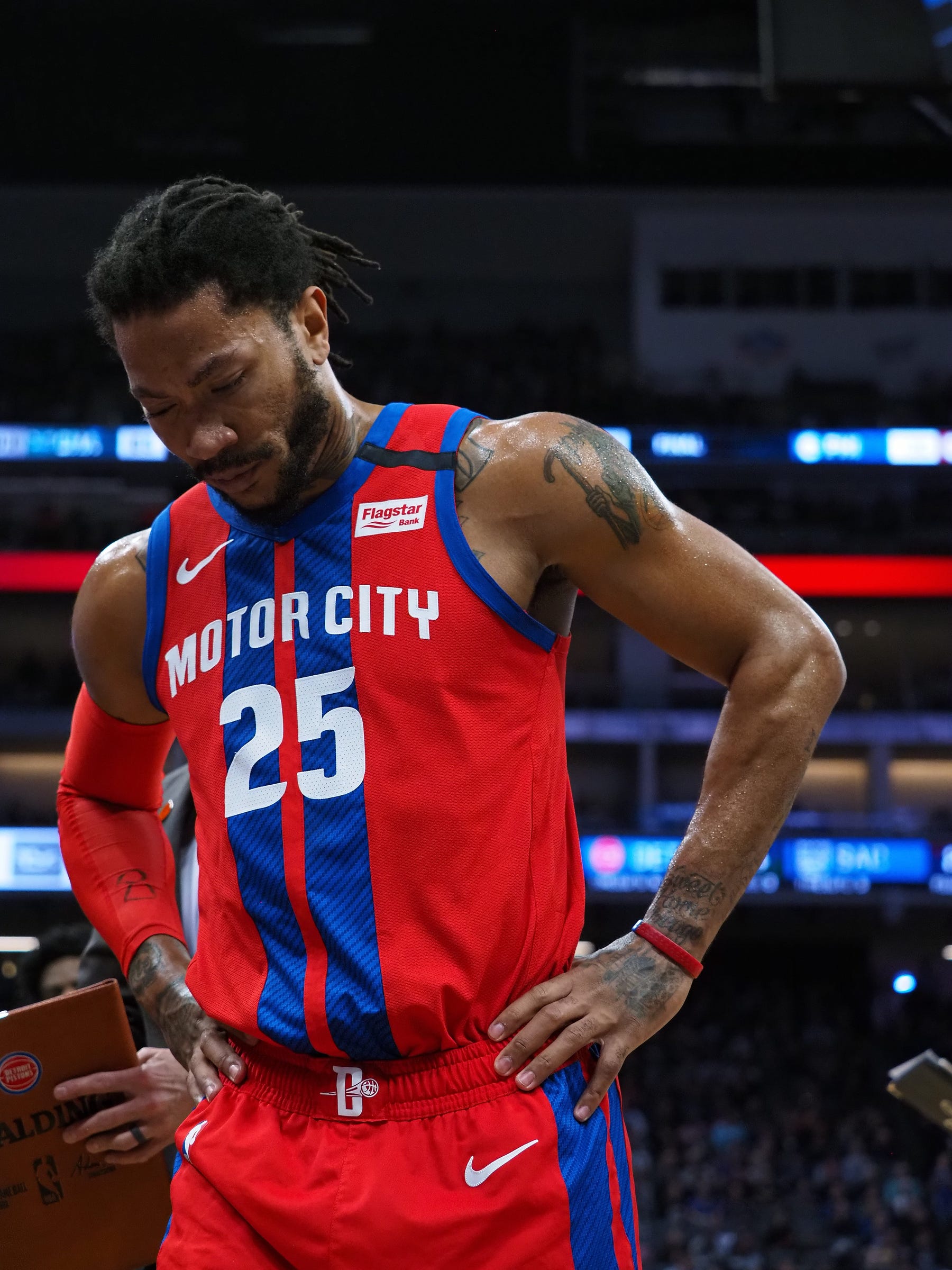 derrick rose motor city pistons jersey