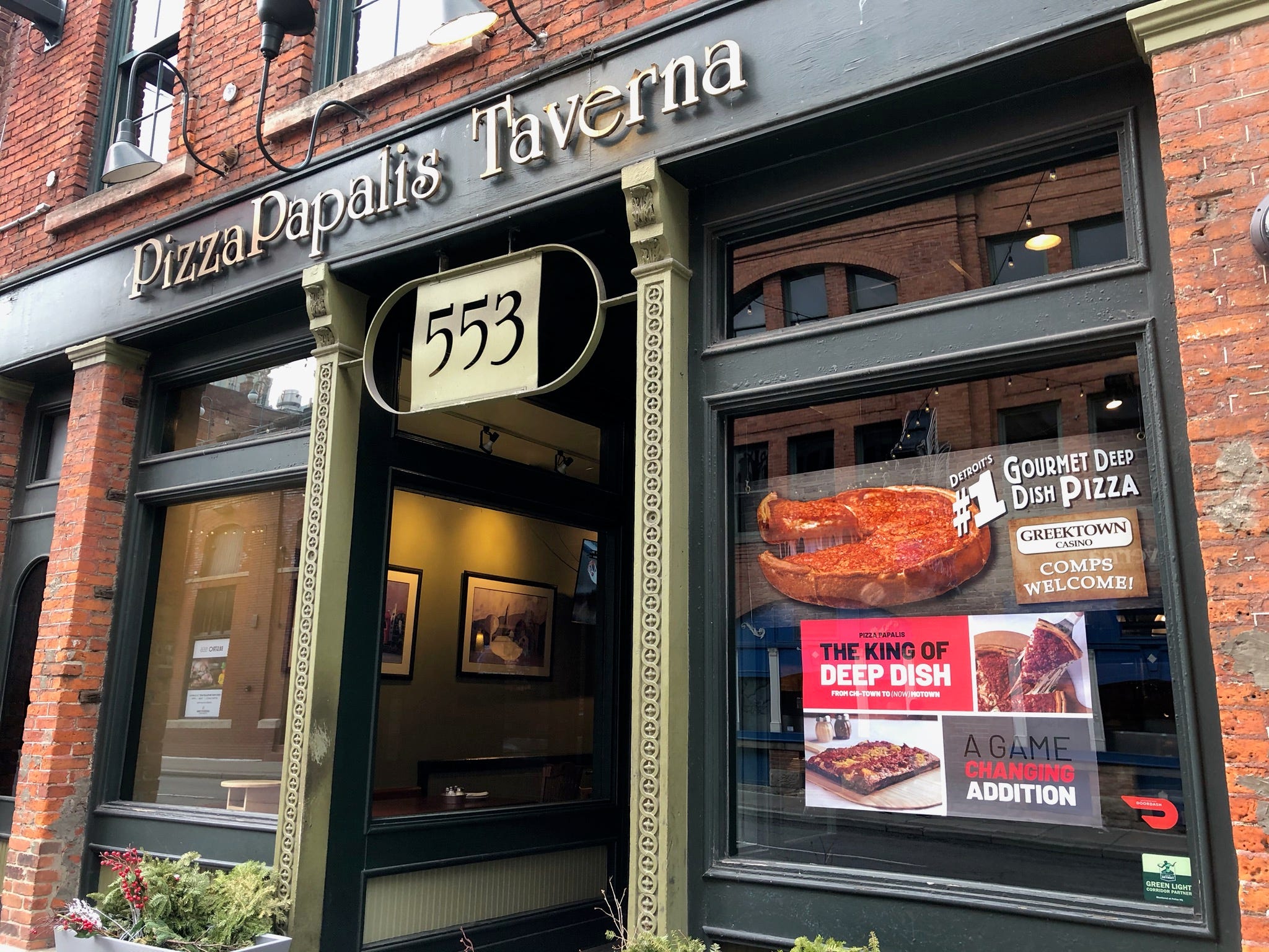 Pizza Papalis debuts satisfying Detroitstyle pizza with crispy crust