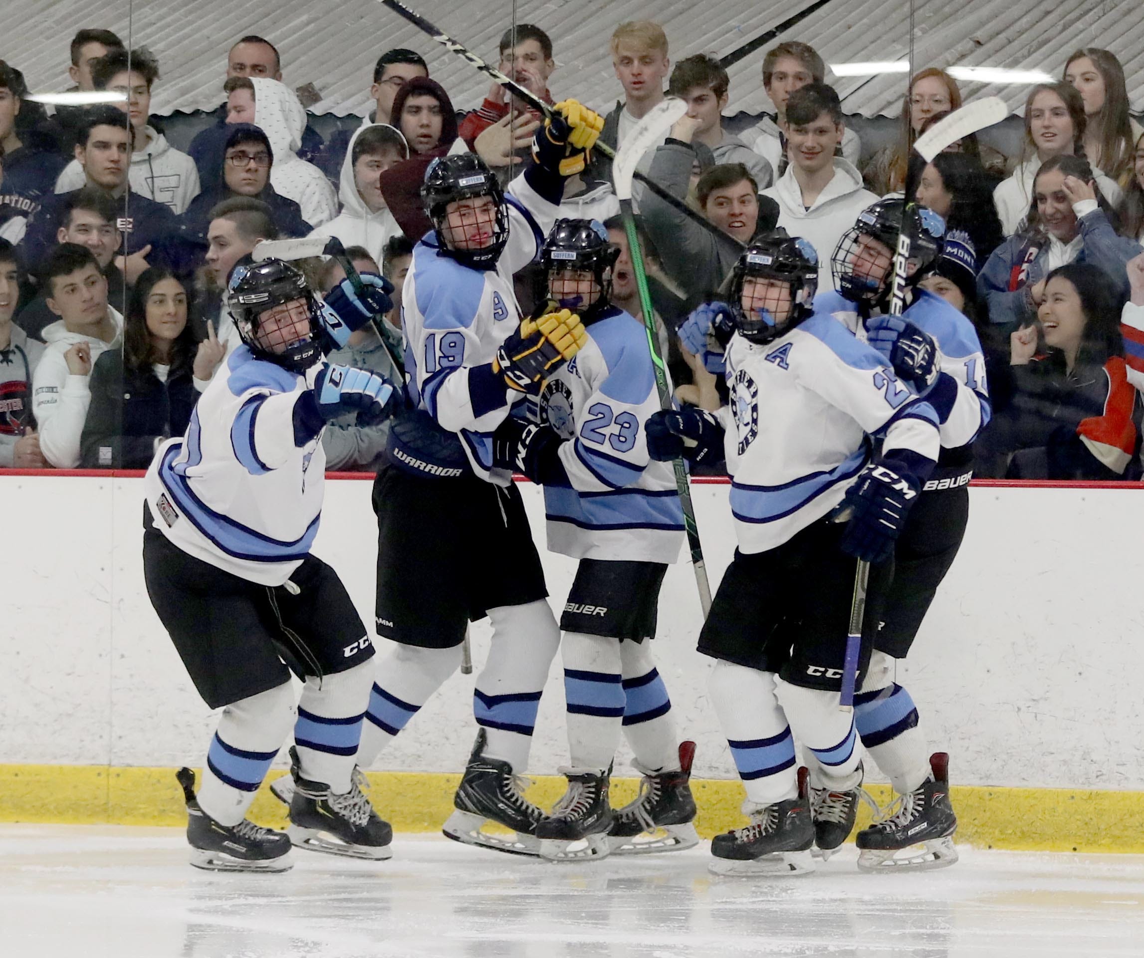 Ice hockey Suffern beats ETBE for D1 title; Rosabella had 53 saves