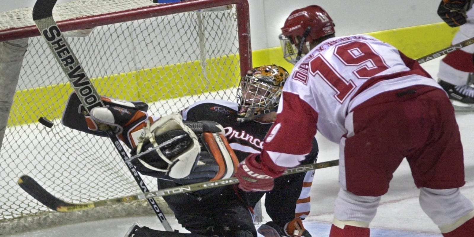 Fiserv Forum will host Wisconsin Badgers in holiday hockey tournament