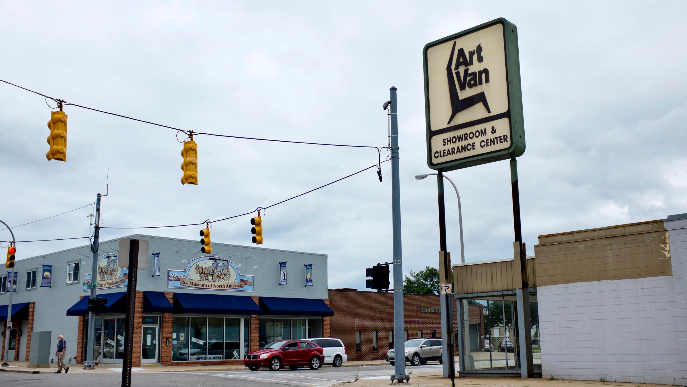 Art Van Furniture Stores Closing Midwest Retailer To Liquidate