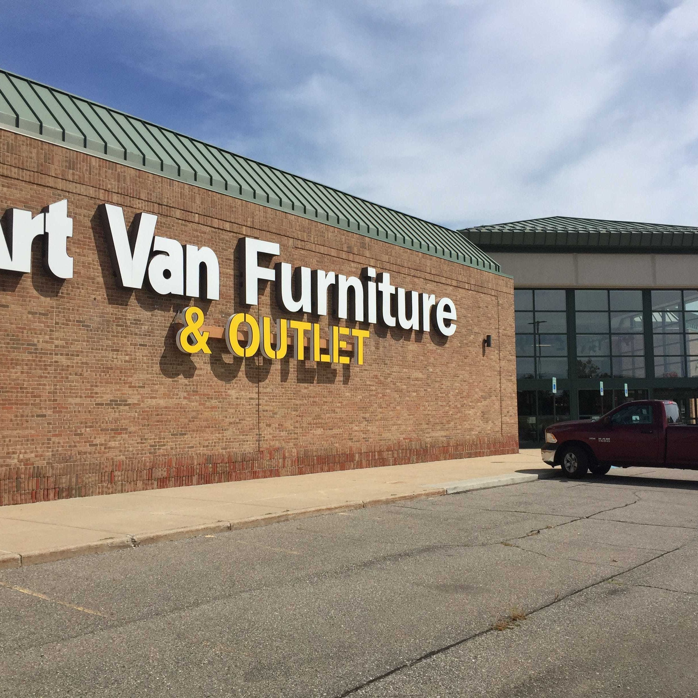 With Closure Of Novi Art Van 67 Jobs Will Be Lost