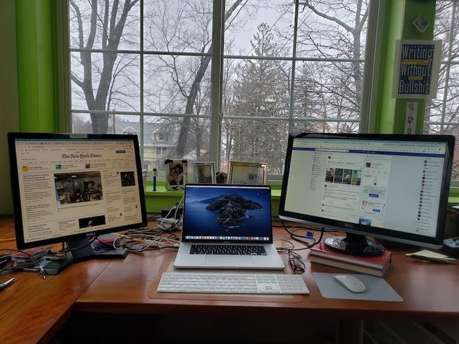 Josh Bernoff's home office setup