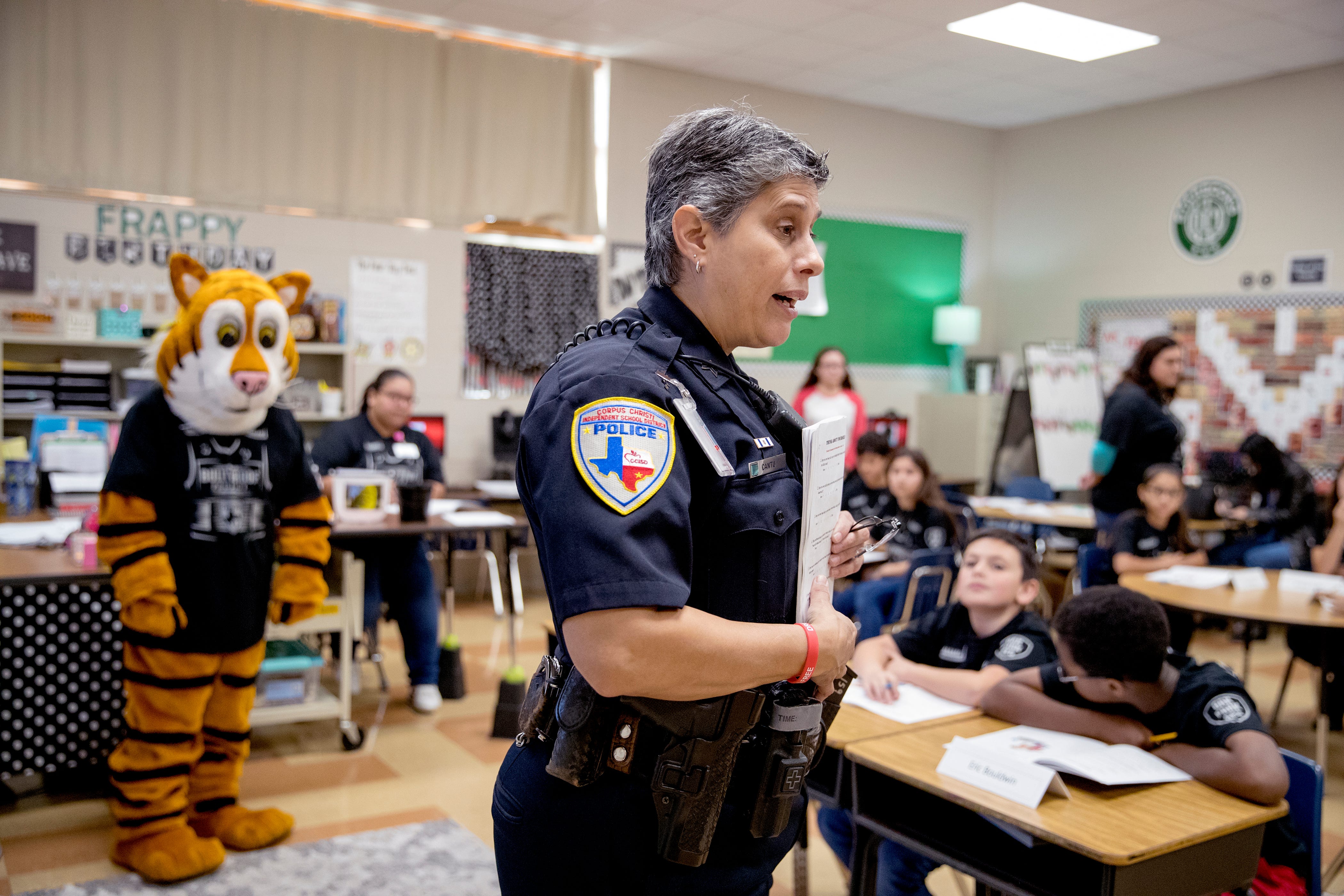 Ccisd Calendar 2023 Corpus Christi Isd Board Of Trustees Approve New Calendar For 2022-2023  School Year