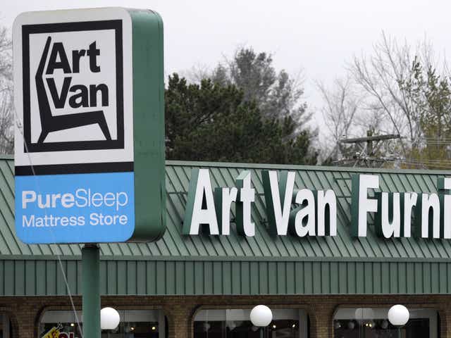 Heartbroken Angry Art Van Closing Shocks Customers City Leaders