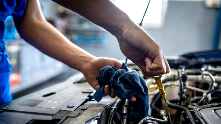 Auto mechanic salary and skills needed