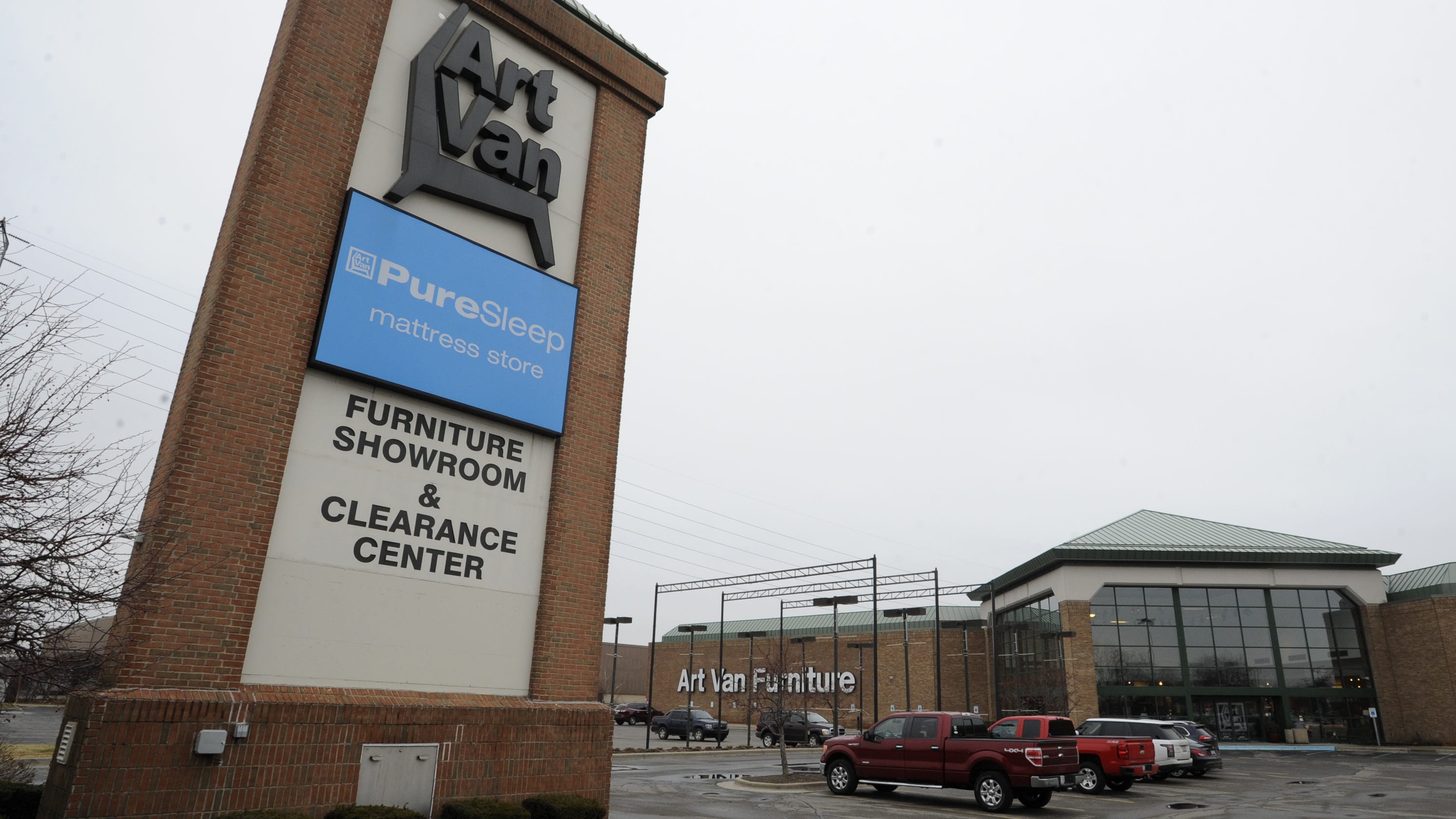 Rep Rashida Tlaib Asks Equity Firm To Cover Insurance For Art Van