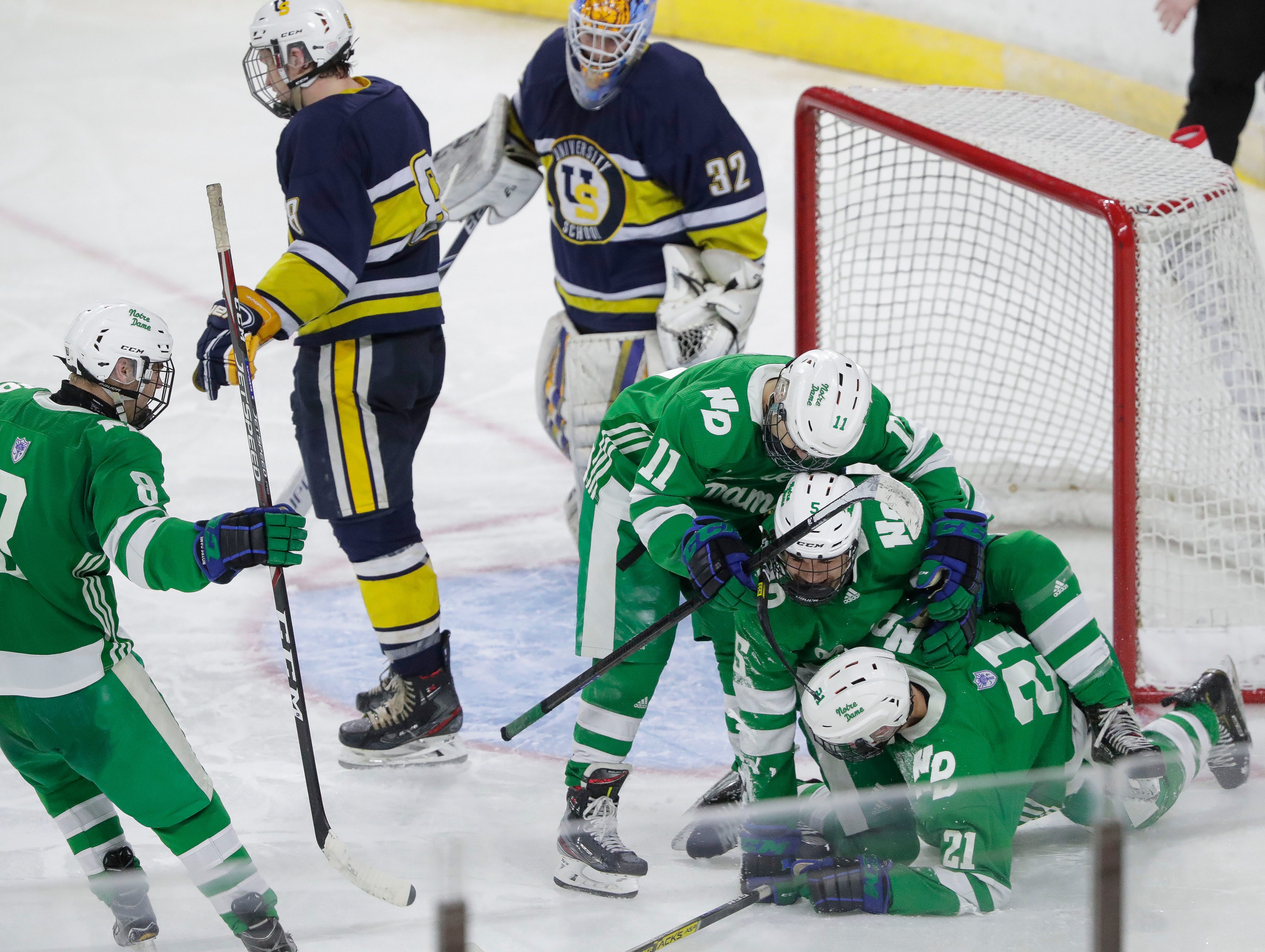 notre dame green hockey jersey