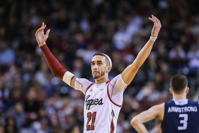 Former NM State basketball star Trevelin Queen has signed a contract with the 2021 Los Angeles Lakers' Summer League team.