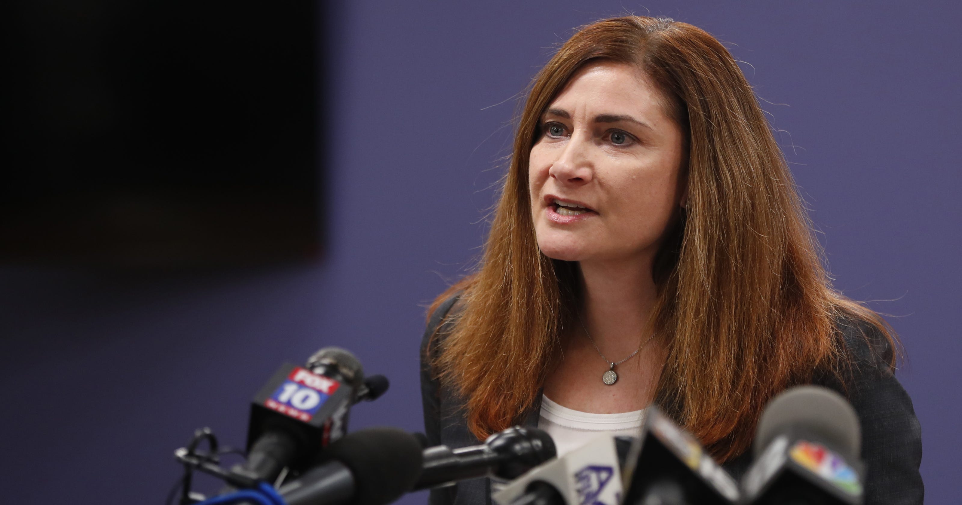Hard-hit Maricopa County isn't following CDC guidelines for COVID-19 contact tracing - AZCentral thumbnail