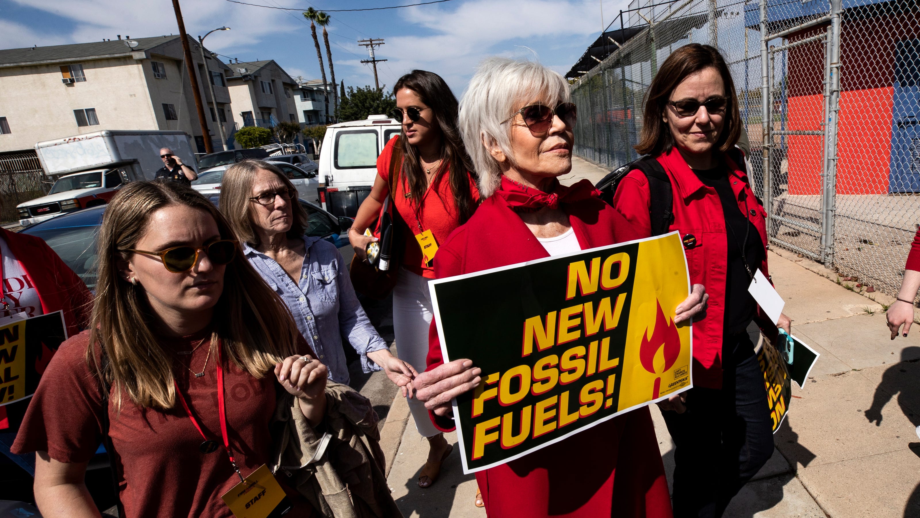Jane Fonda avoids arrest at LA climate change protest, talks Bernie as 'climate candidate' - USA TODAY