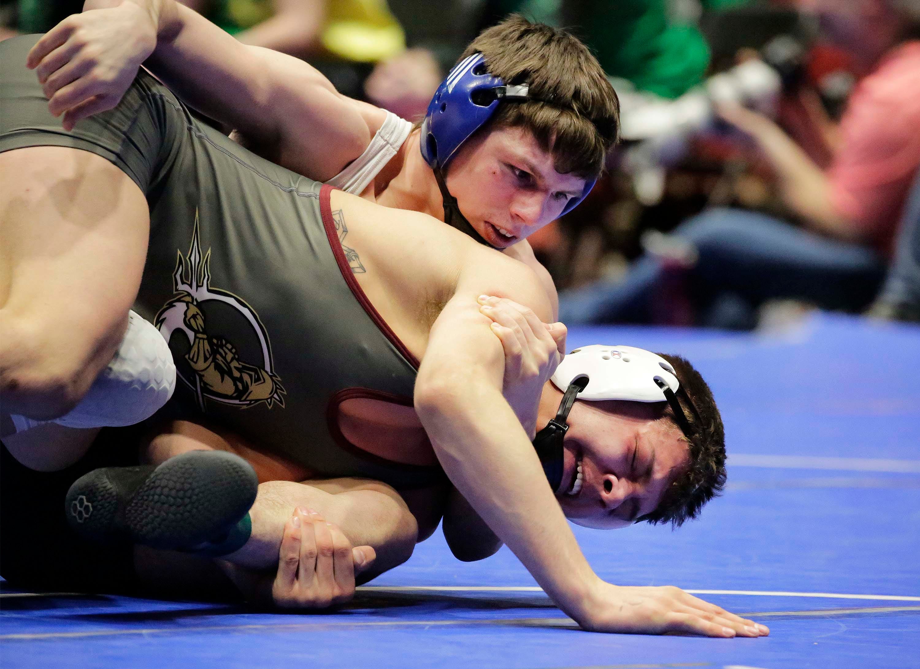 WIAA state wrestling Wrightstown captures D2 team title