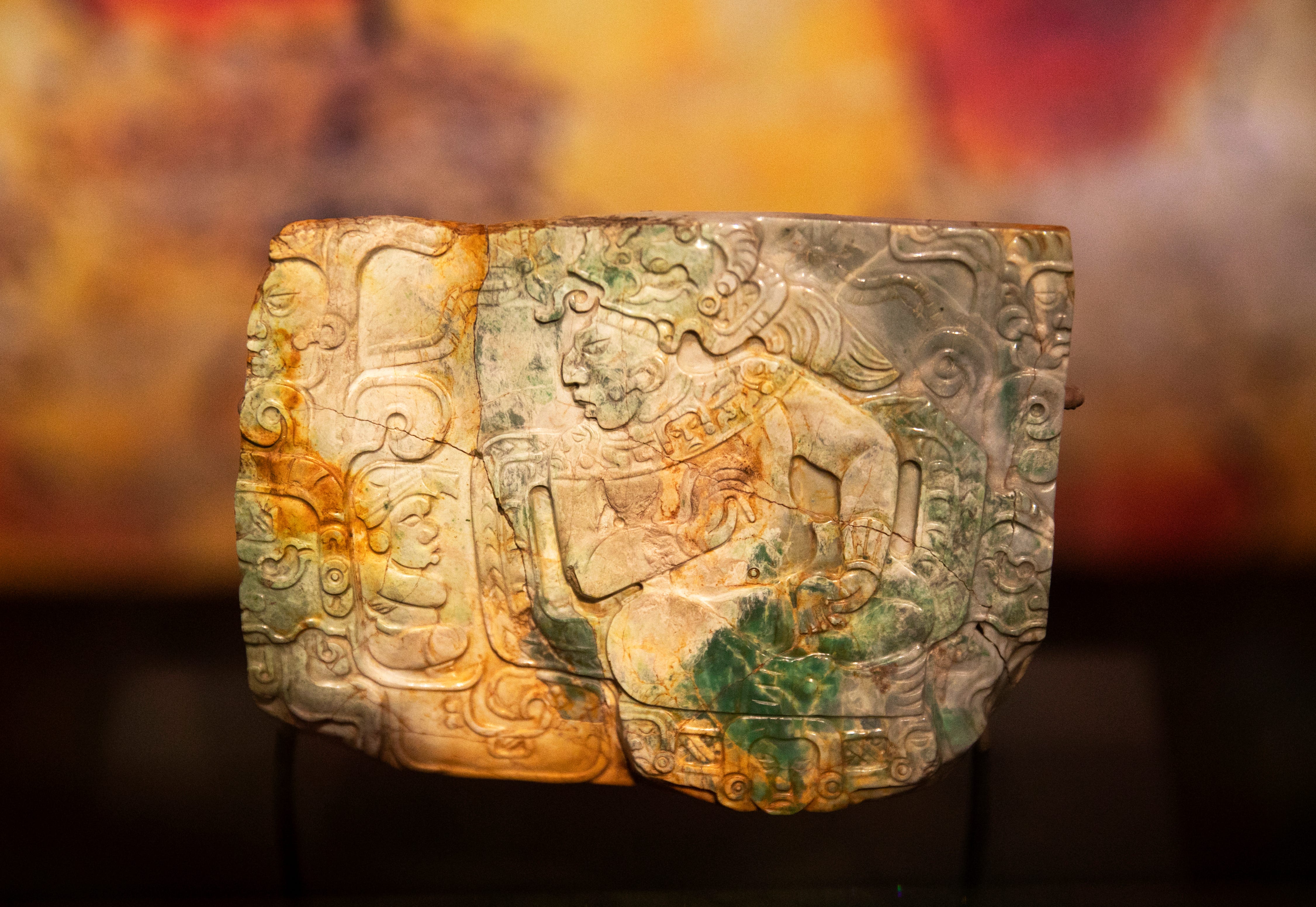 Artifacts mayan gold Museo Maya