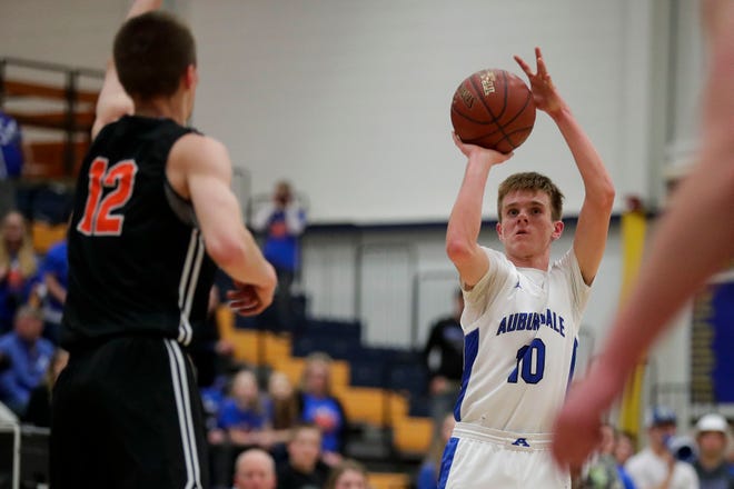 Auburndale's Fletcher Raab (10) shoots against Stratford in WIAA Division 4 sectional semifinal on March 12. Auburndale changed its mascot from Apaches to Eagles on May 22.