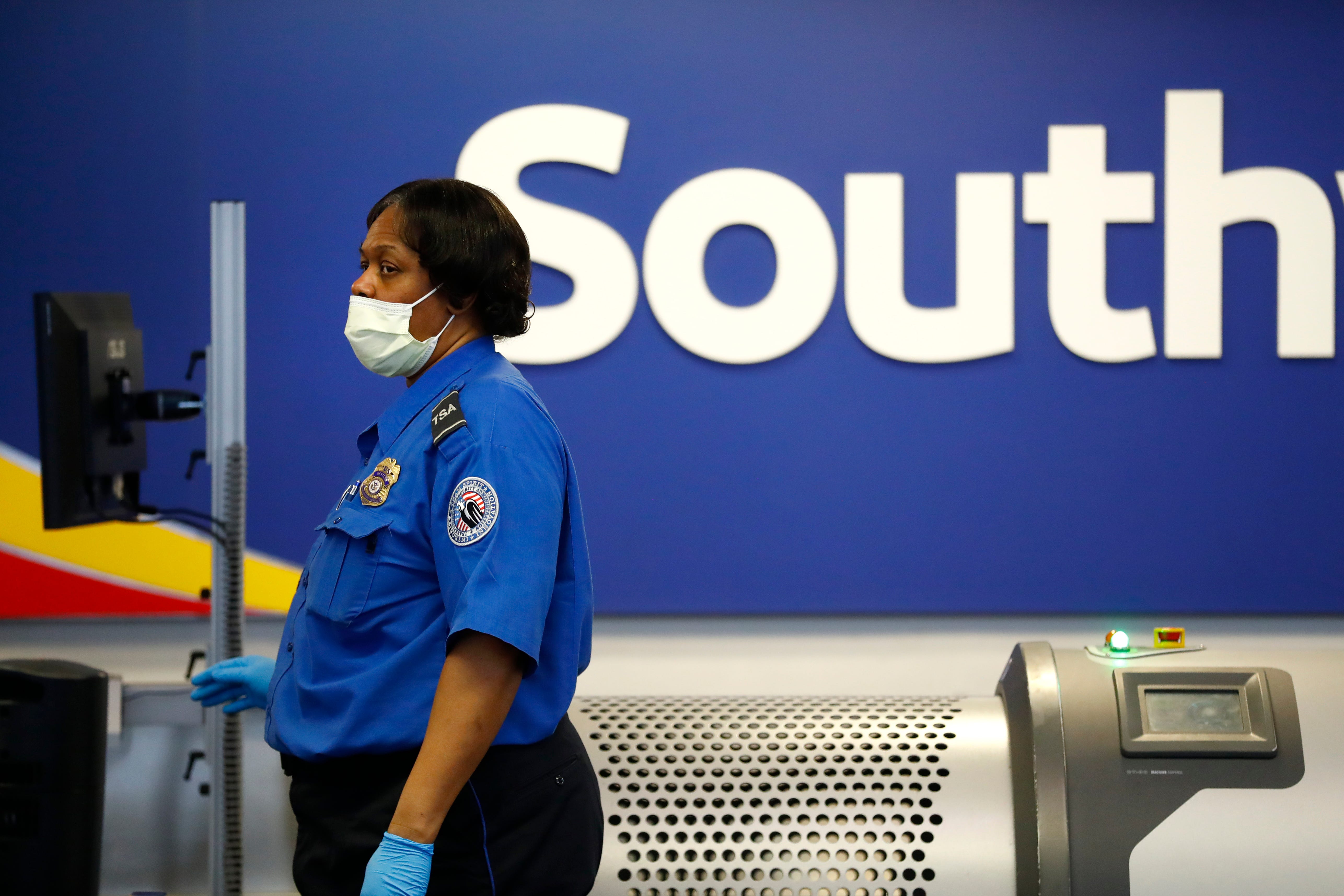 American Airlines flight diverts to Memphis; 'disruptive passenger' in