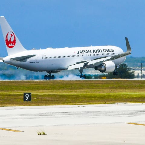Japan Airlines Flight 941, arriving from Narita, J