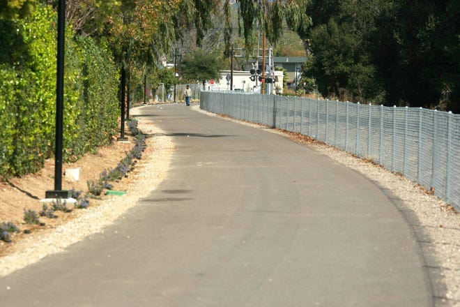 A section of the Santa Paula bike path winds its way parallel to the railroad tracks.