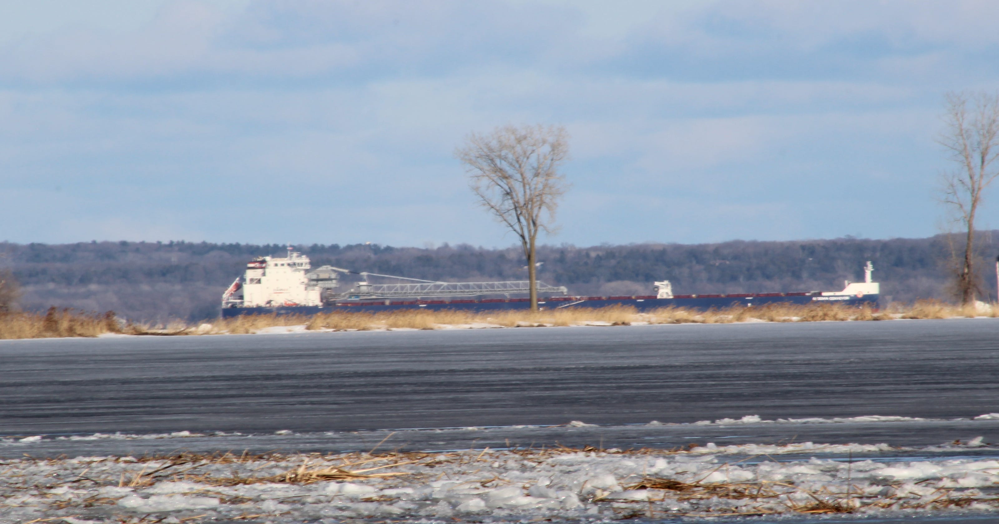 Algoma Conveyor Still Aground In Green Bay As Freight Is Being Removed