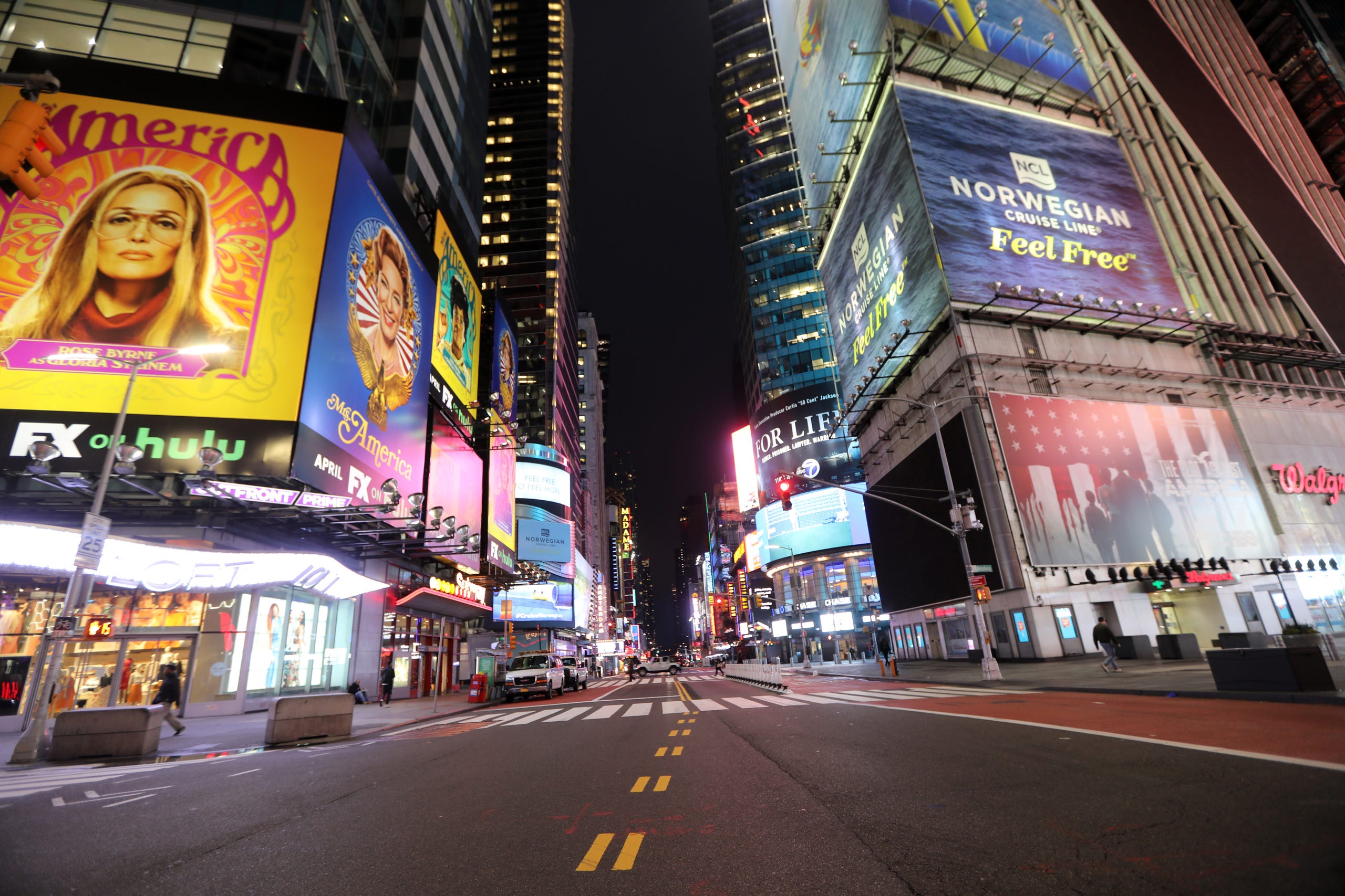 Times Square 2022 Covid Coronavirus Taj Mahal Times Square Eiffel Tower And More Are Empty