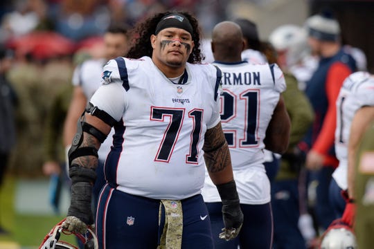 Defensive tackle Danny Shelton and the Lions agreed to a two-year, $8 million deal Wednesday.