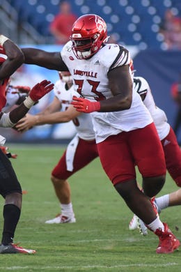 4. New York Giants: Mekhi Becton, OT, Louisville. There’s good reason to believe this selection will be an offensive tackle, it’s just a matter of figuring out which one. Although the gap has shrunk the past decade, there’s still a premium on guys who protect the blindside. Becton’s unmatched size (6-7, 364 pounds) is complemented by impressive physical gifts. Previous pick: Jedrick Wills, OT, Alabama
