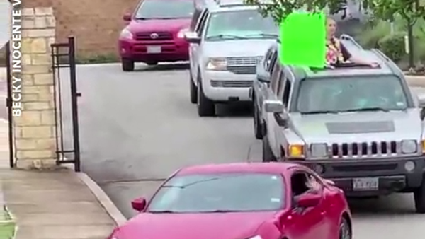 San Antonio, Texas teachers staged a car-pool para