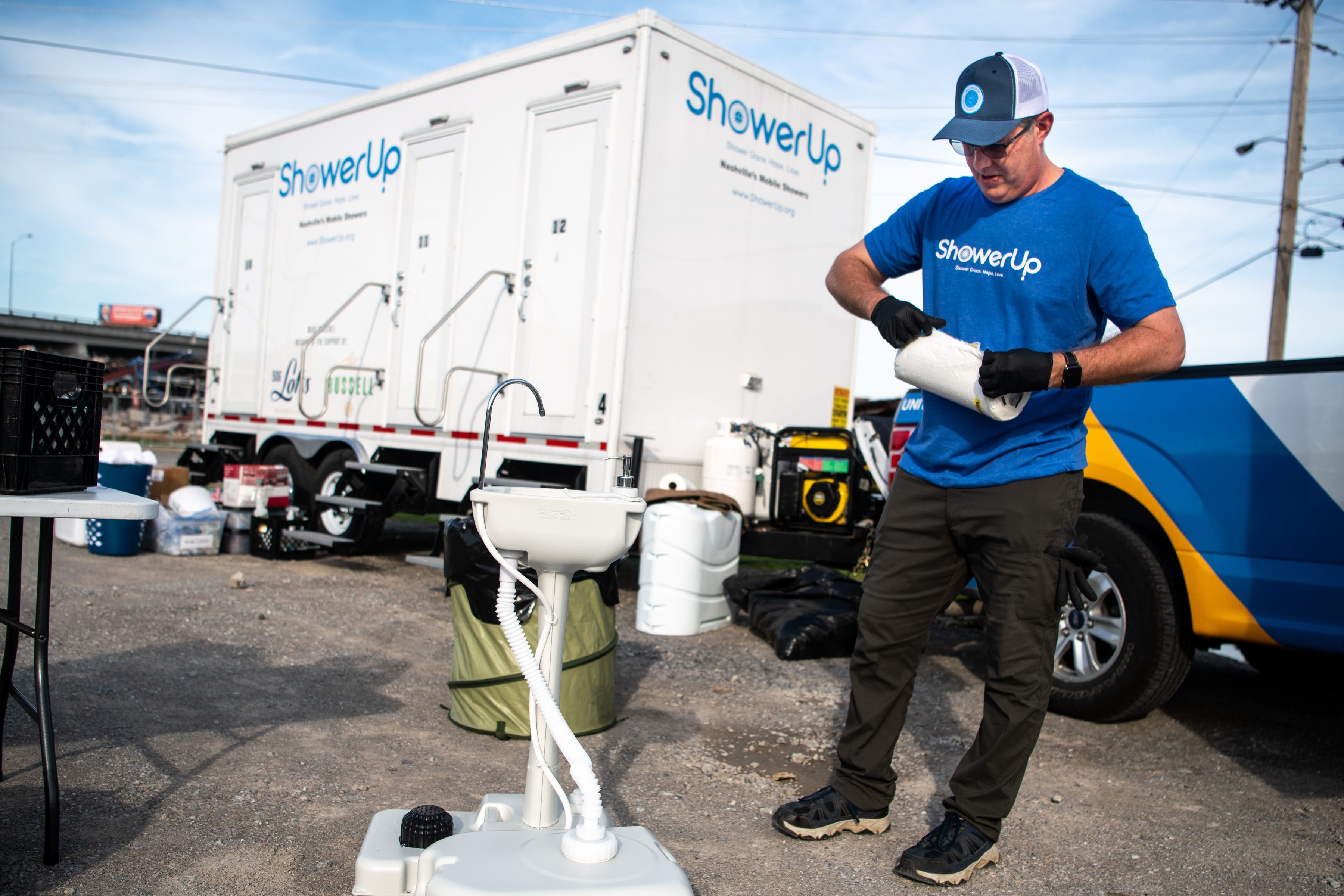 Tennessee man operates mobile showers for homeless amid coronavirus