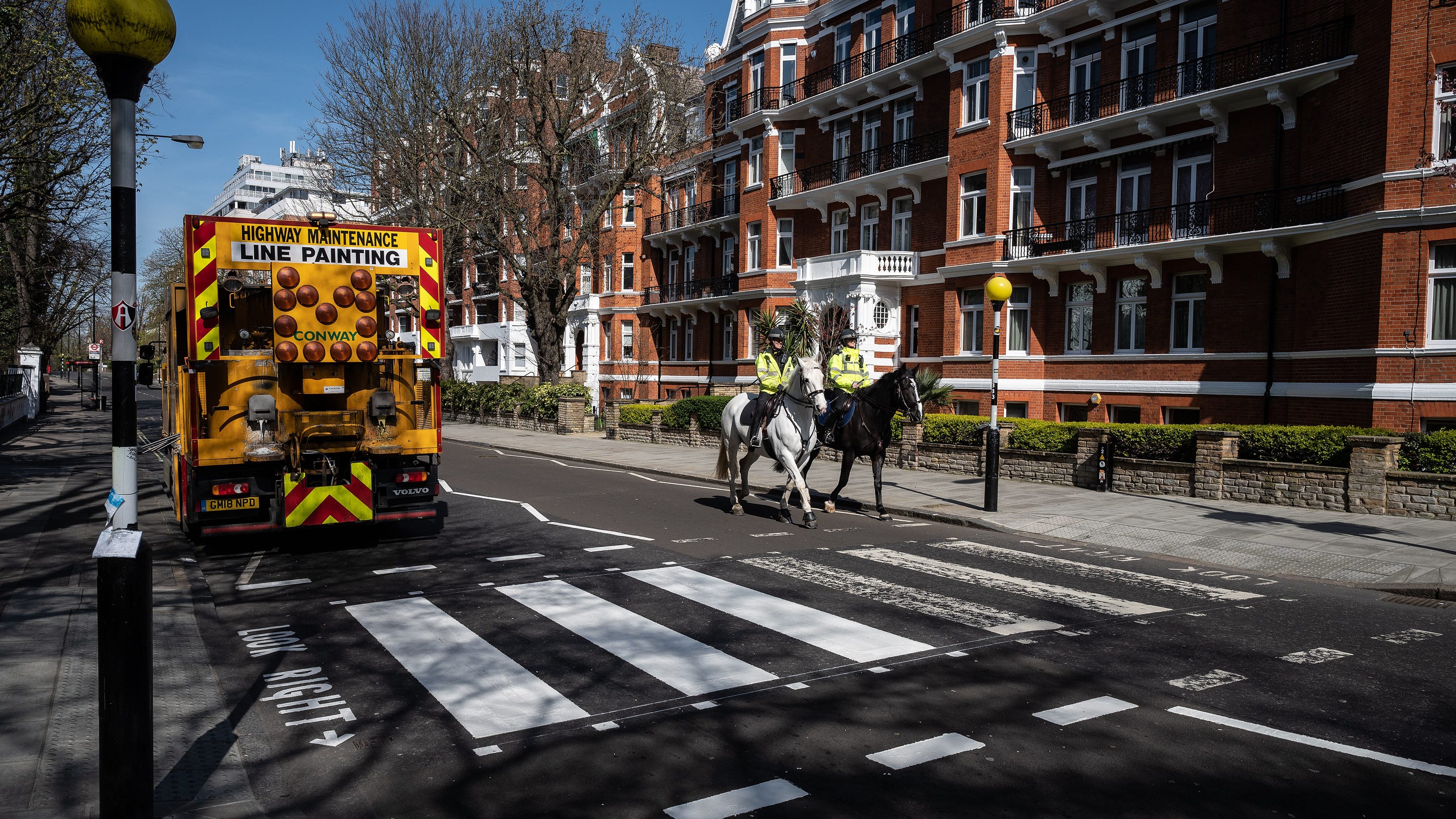 Coronavirus: Beatles' Abbey Road crossing gets fresh coat of paint