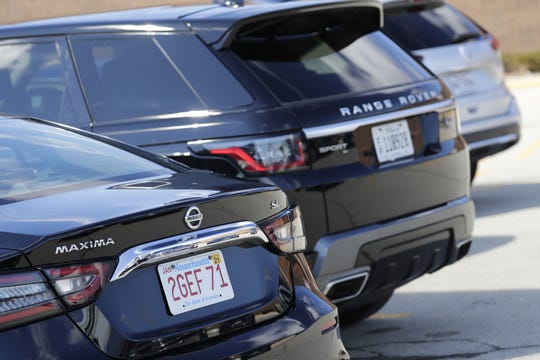The Buzz Cars Fill The Fox River Mall Parking Lot In Grand Chute