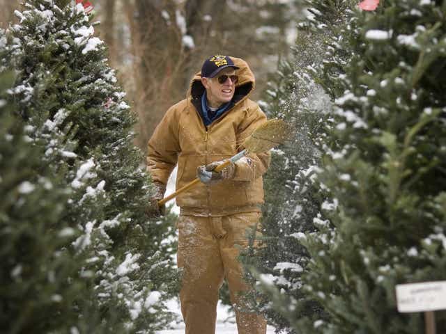 Coronavirus Rochester Ny People Help A Beloved Neighbor In Isolation