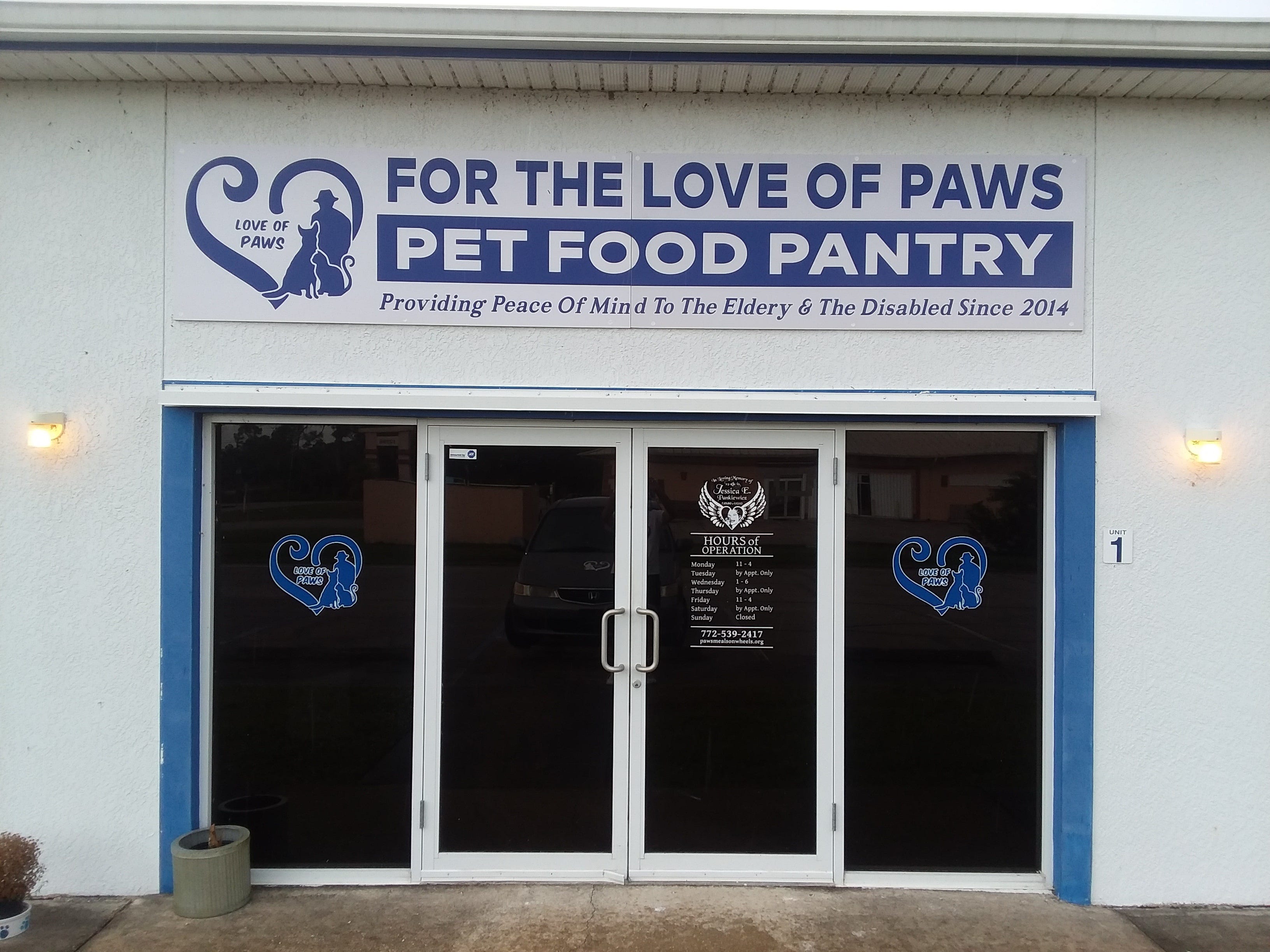 Pet pantry honored for helping struggling families feed cats, dogs