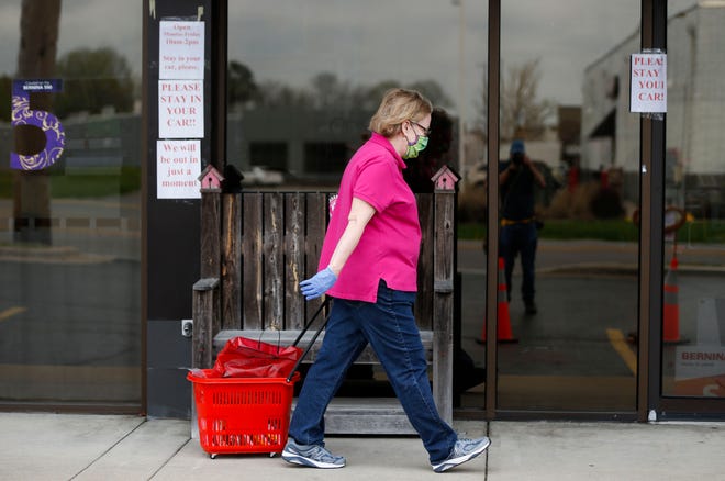 Download Free Coronavirus Missouri Springfield Quilting Community Makes Face Masks Best Free SVG Cut Files