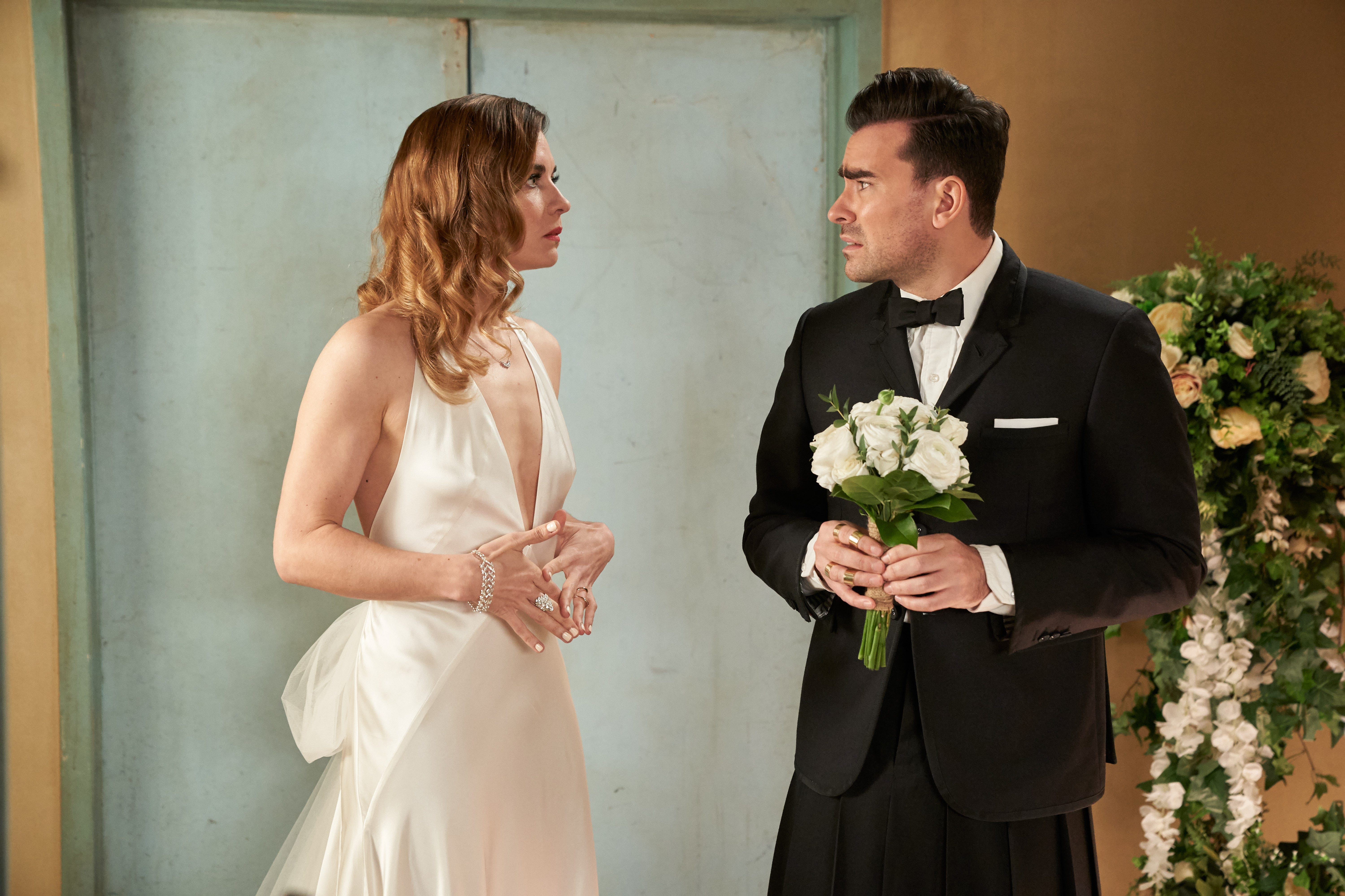 Schitt S Creek Series Finale Recap David Marries Roses Say Goodbye