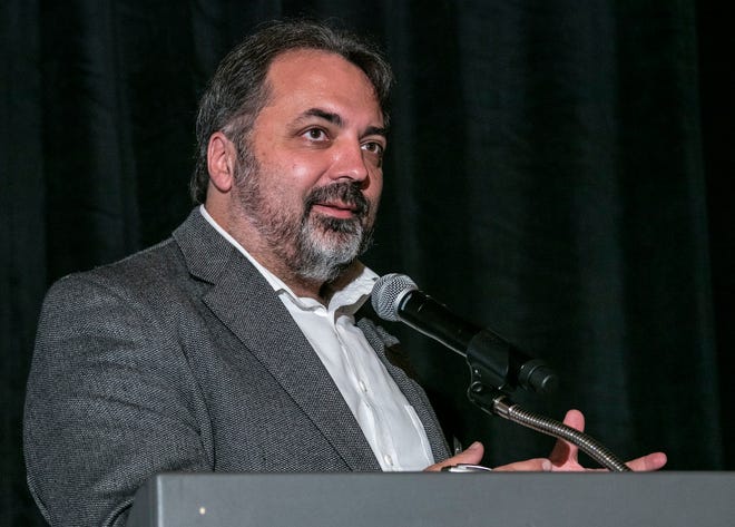 Analyst Sam Abuelsamid of Guidehouse Insights says General Motors should go forward with a deal with Nikola Corp. because GM is not risking any cash.