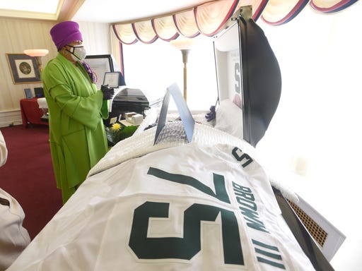 Father and son died from COVID-19 three days apart, laid to rest together