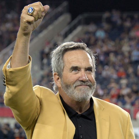 Former San Diego Chargers quarterback Dan Fouts po
